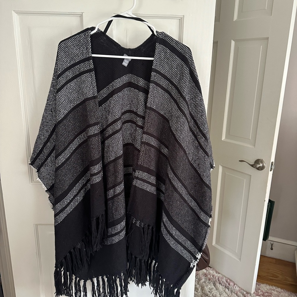 Aerie Black and White Knit Poncho